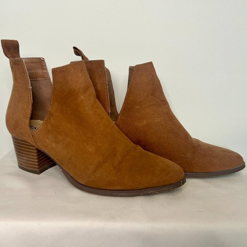 Womens Tan Suede Size 6 Ankle Bootie
